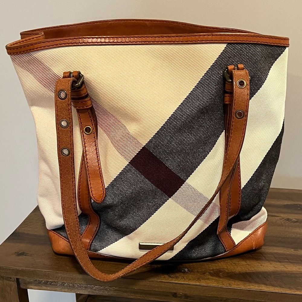 Burberry Canvas checkered